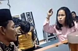Viral Video Wanita Kesurupan di Guci Tegal Sampaikan Peringatan Soal Pancuran 13