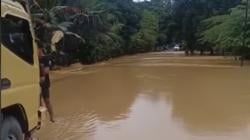 Kilometer 40 Terendam Banjir, Jalan Poros Tenggarong-Kota Bangun Lumpuh Total