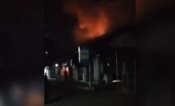 Diduga Korsleting Listrik, Warung Makan di Pasar Pananjung Pangandaran Hangus Terbakar