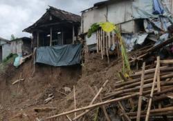 Belasan Rumah di Cikulur Terdampak Longsor, 4 Rusak Parah
