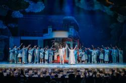 Perahu Kertas Berlayar ke Panggung, Hadirkan Cerita Cinta dan Mimpi