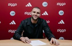 Maarten Paes Diikat Ajax Amsterdam hingga 2029, Jalani Proyek Jangka Panjang