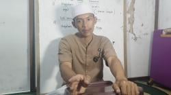 Ustadz Deni Firmansyah: Sosok yang Memilih Lapar Asalkan Anak-anak Tetap Bisa Mengaji