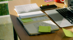 5 Perlengkapan Penting yang Wajib Mahasiswa Baru Siapkan Sebelum Masuk Kuliah