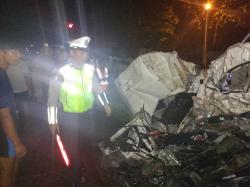 Mobil Tersambar KA Sembrani saat Lintasi Rel Tanpa Palang Pintu di Babat