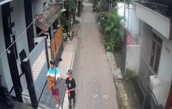 Aksi Nekat Pengamen Curi Motor di Serang Baru Bekasi, Wajah Pelaku Terekam CCTV