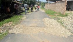 Warga Panggungrejo: Puluhan Tahun Menanti, Jalan Menuju Makam Akhirnya Dibangun