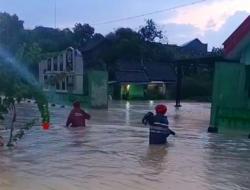 Luapan Sungai Tidu Rendam Puluhan Rumah dan Persawahan di Desa Pragelan Gondang