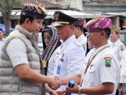 Lantik Pejabat di Tengah Hiruk-Pikuk Pasar Inpres Kalianda, Bupati Egi: Biar Tak Lupa Daratan!