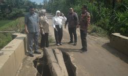 Jembatan Penghubung Pandansari–Purwodadi Ambrol Bertahun-tahun, Warga Minta Penanganan Serius