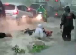 Viral Pengendara Hanyut Ditemukan Meninggal Dunia di  Sungai Gung Tegal