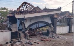 Dampak Gempa Pacitan, Tugu Makam di Madiun Roboh