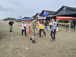 Bersama Forkopimcam, Kapolsek Malingping Gelar Bersih-bersih Sampah di Pantai Bagedur
