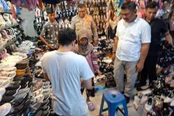 Seragam SMP di Bangku SMA, Kisah Haru Salsabila dan Adnan yang Kini Dalam Kepedulian Kapolres Dumai