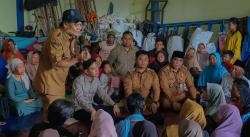 Wapres Gibran Kunjungi Korban Tanah Bergerak di Tegal, Perintahkan Pemkab Segera Relokasi Warga