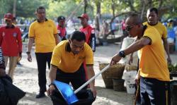 Kapolda Jabar Turun Langsung dalam Gerakan Nasional Bersih Sampah di Pangandaran