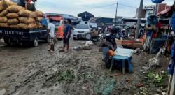 Satu-satunya di Dunia? Pasar Berlumpur Jadi Kebanggaan Sekaligus Luka Bagi Warga Pringsewu