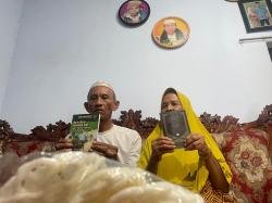 Sutaji dan Siti Hana, Kisah Pasutri Penjual Kerupuk Keliling di Jombang Segera Naik Haji 2026