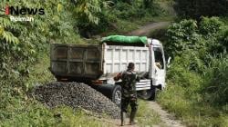 Peningkatan Akses Bulo–Lenggo, Material TMMD ke-127 Mulai Masuk Lokasi
