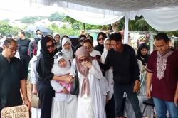 Detik-Detik Pemakaman Sheyna Bikin Hati Remuk, Ayahnya Tak Kuasa Berdiri