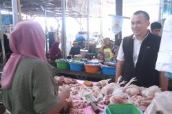 Jelang Ramadan 1447 H, Polisi Cek Stok dan Harga Bahan Pokok di Pasar Banyuwangi