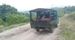 Menembus Jalan Ekstrem, PWMB Antar Sembako ke Dusun Menjaga di Hari Pers Nasional