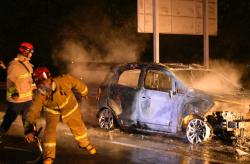 Mobil Berpenumpang Tiga Orang Terbakar di Ruas Tol Madiun