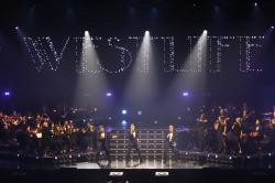 Konser Intim Westlife di Surabaya, Ribuan Fans Larut dalam Nostalgia