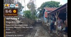 Warga Meureudu Bernapas Lega, Ancaman Penyakit dari Lumpur Sisa Banjir Mulai Dilenyapkan