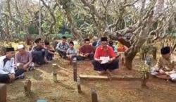 Ziarah Kubur Orang Tua Jelang Puasa Ramadhan, ini Doa Lengkap Tahlil dan Susunannya