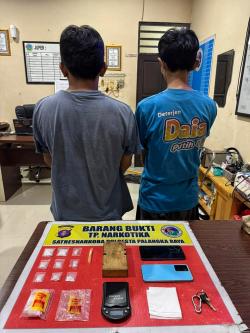 2 Pengedar Narkoba Ditangkap Polisi Dengan Barang Bukti 11,91 Gram Sabu