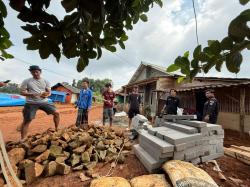 Saat Janji Pemerintah Macet, BEM Banten Ambil Alih Bangun Infrastruktur di Huntara Lebak