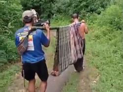 Ibu Hamil Ditandu ke RS Terkendala Jalan Rusak, Bayinya Meninggal Akibat Telat Penanganan