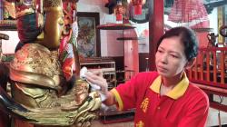 Jelang Imlek, Patung Dewa Berusia 2 Abad Dimandikan