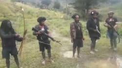 Pesawat Smart Air di Bandara Koroway Batu Ditembaki OPM, 2 Pilot Tewas