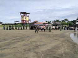 Rame-rame Aksi Bersihkan Sampah di Pantai Bagedur, Ini Kata Danramil 0313/Malingping