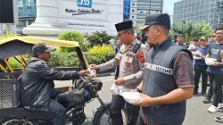 Jumat Berkah di Petisah: Ojol, Sopir Angkot Makan Kenyang, Sampah Jangan Dibuang Sembarangan ya Wak