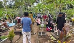 Jelang Ramadhan, Warga Pangandaran Ramai Berziarah ke Makam