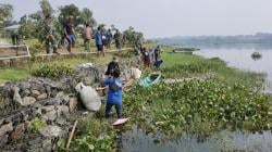 Gerakan Indonesia ASRI, Ratusan Personel Bersihkan Enceng Gondok di Waduk Cengklik Boyolali