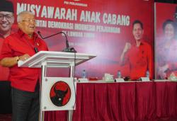 Rachmat Hidayat Ungkit Sejarah Orde Baru, Targetkan PDIP Lombok Timur Kembali 6 Kursi