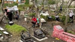 Menjelang Ramadhan 2026, TPU di Lamongan Ramai Peziarah dari Pagi hingga Sore