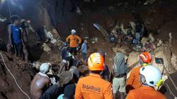 Longsor Saat Menambang, Tim SAR Gabungan Sisir Lokasi di Batu Putih