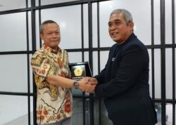 Perkuat Link and Match, UWP Gandeng Terminal Teluk Lamong untuk Program Magang dan Sosial