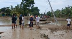 BREAKING NEWS Jalan Grobogan–Semarang Ambles Diterjang Luapan Sungai Tuntang, Akses Ditutup Total