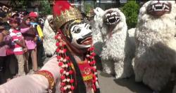 Jelang Ramadhan, Warga Gelar Tradisi Budaya Topeng Kona dan Tandek Binik