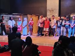 Pekerja Siang, Aktor Malam: Kisah Teater Kampung di Kudus