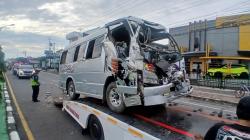 Sopir ELF Terjepit Usai Tabrak Bus di Kartasura, Evakuasi Dramatis Libatkan Basarnas