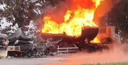 Breaking News : Truk Tangki BBM Terbakar di KM 185 Tol Cipali, Arah Jateng Lumpuh Total
