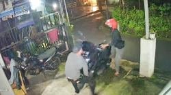 Terekam CCTV, 2 Pencuri Nekat Gotong Motor Terkunci di Boyolali