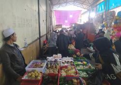 Bazar Ramadan di Pasar Cipanas Hari Pertama Puasa Masih Sepi, Diguyur Hujan Seharian